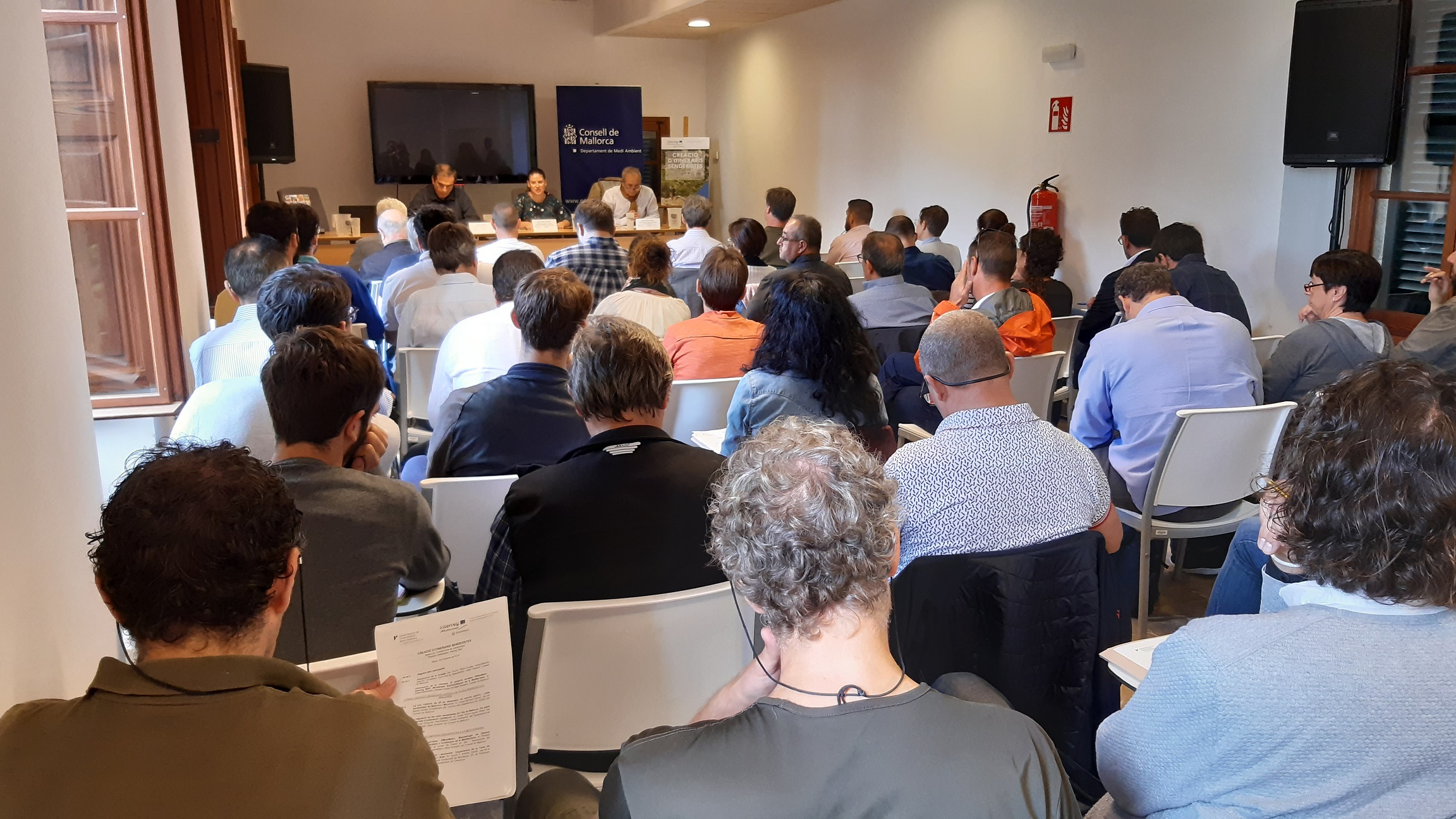 Alcaldes, regidores, secretarios, estudiantes, coordinadores i muchas otras personas han participado en esta jornada.