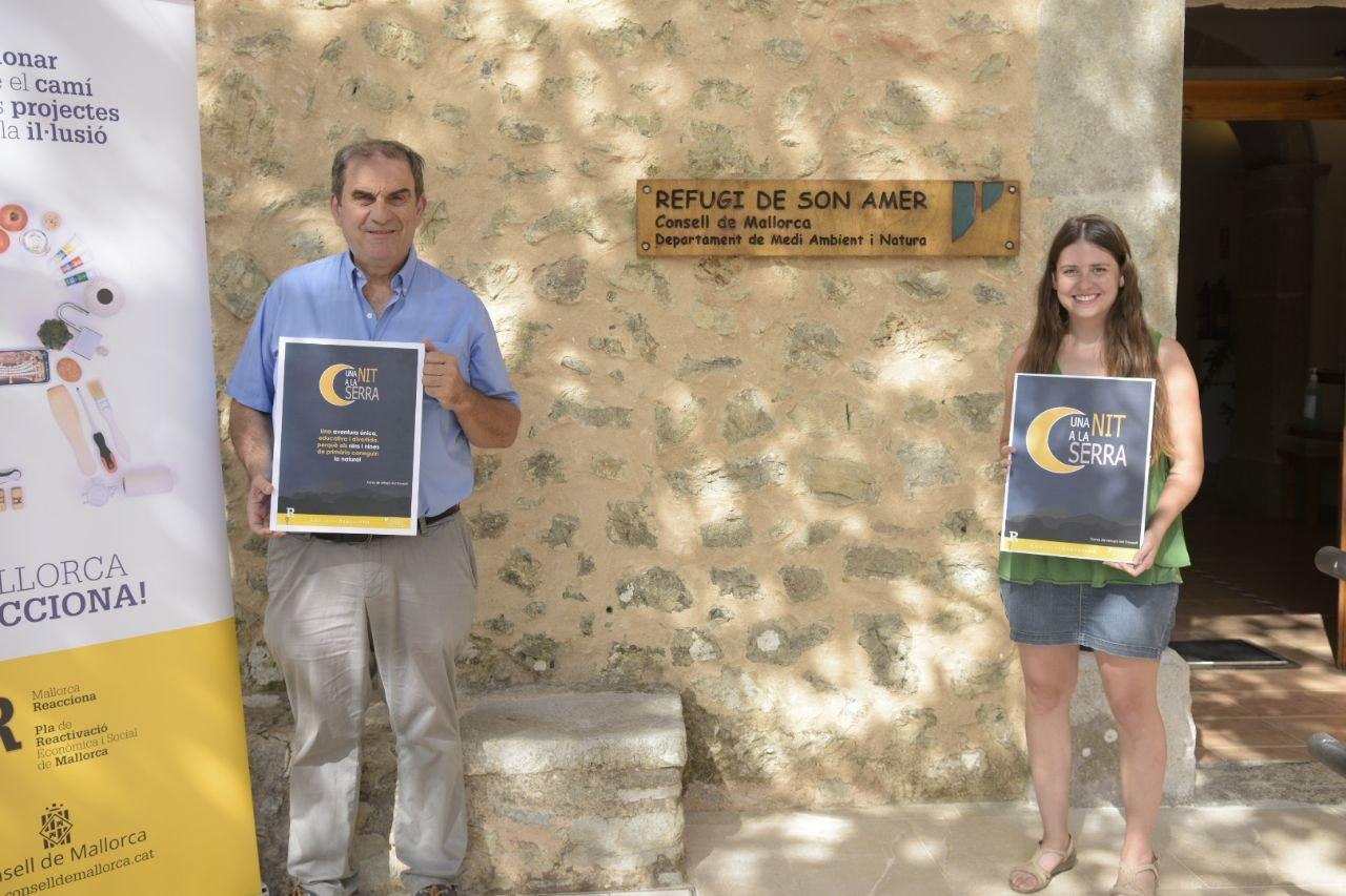 La consellera Aurora Ribot i el director insular Josep Manchado.