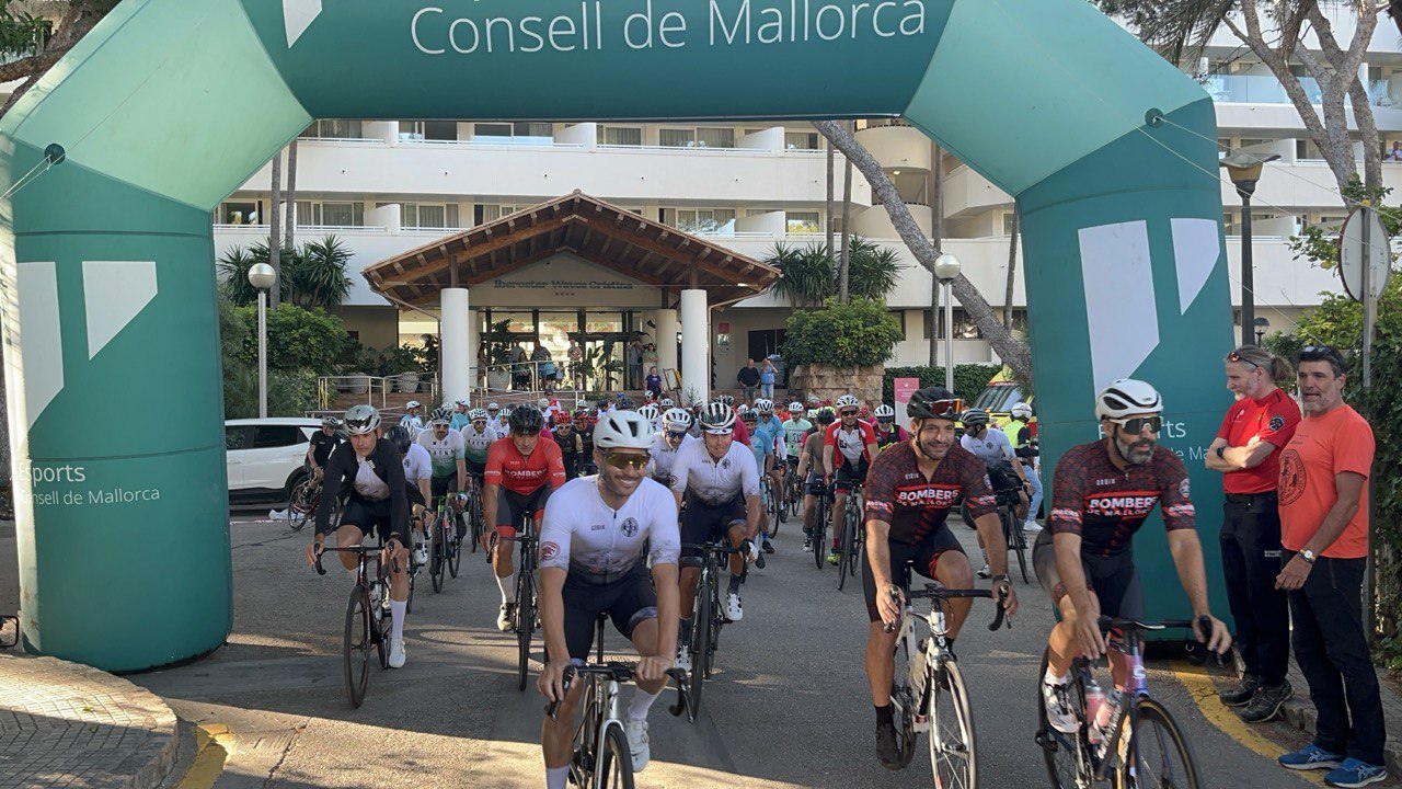 Inicio de la marcha cicloturísitca Bomberos de Mallorca 2025.