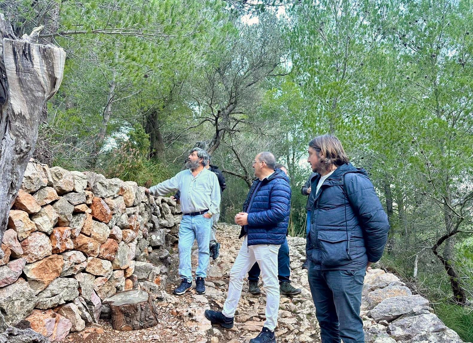 El conseller Bestard visita la rehabilitació dels marges.