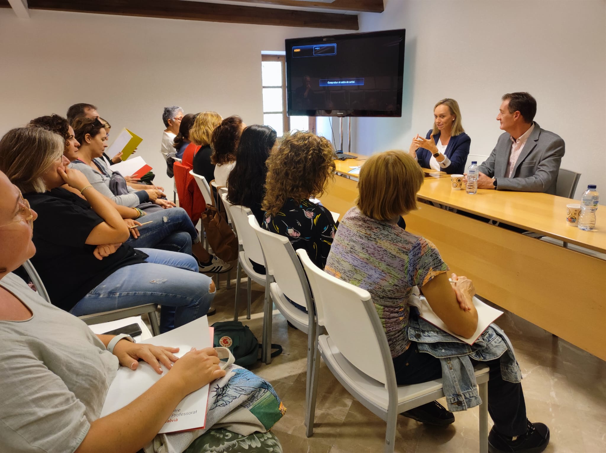 Durante el acto inaugural en Raixa