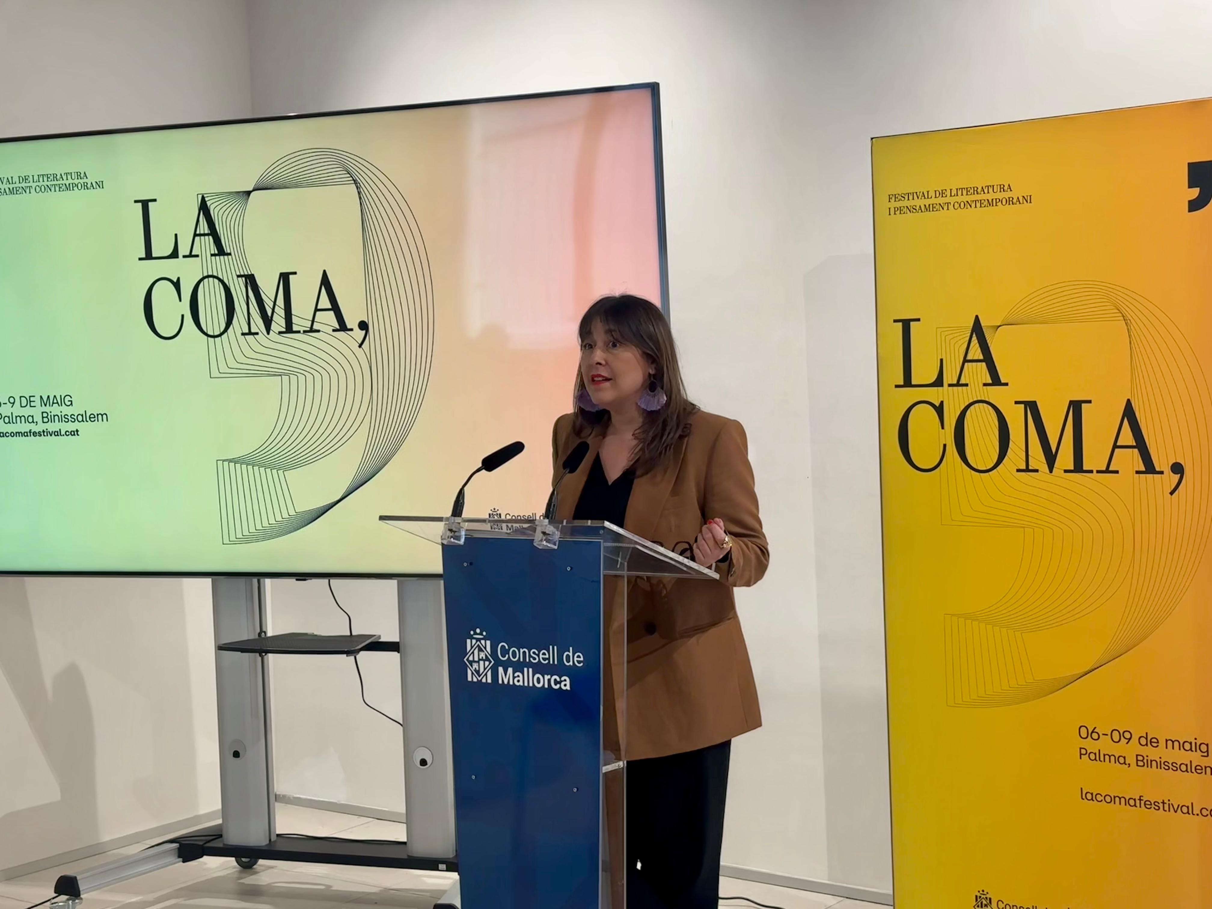 Carme Castells, directora de la Fundació Mallorca Literària, a la roda de premsa de La Coma