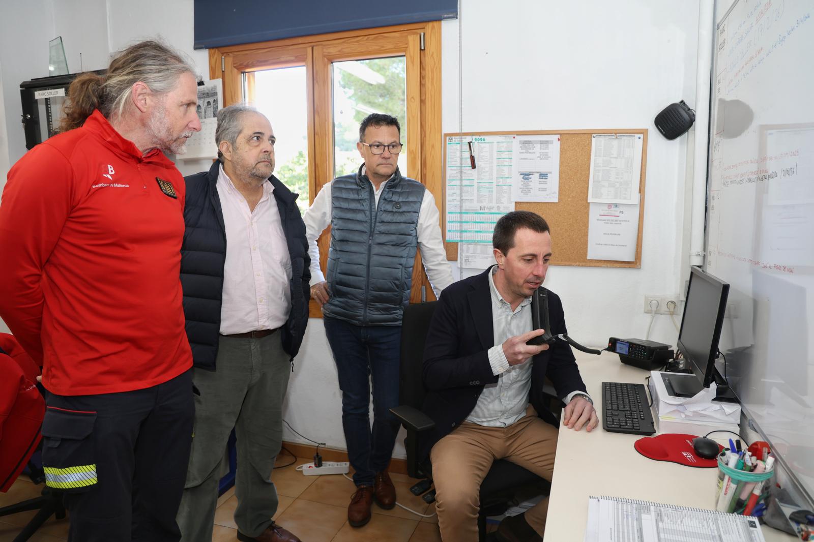 Llorenç Galmés amb els Bombers de Mallorca durant la Setmana Santa