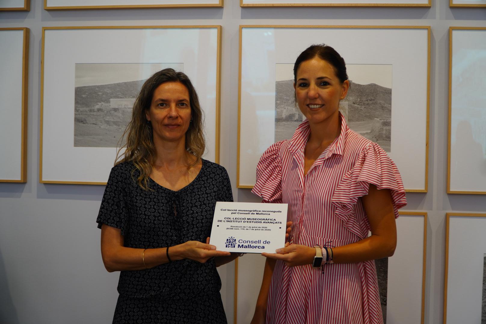 Entrega de placas acreditativas de museos 
