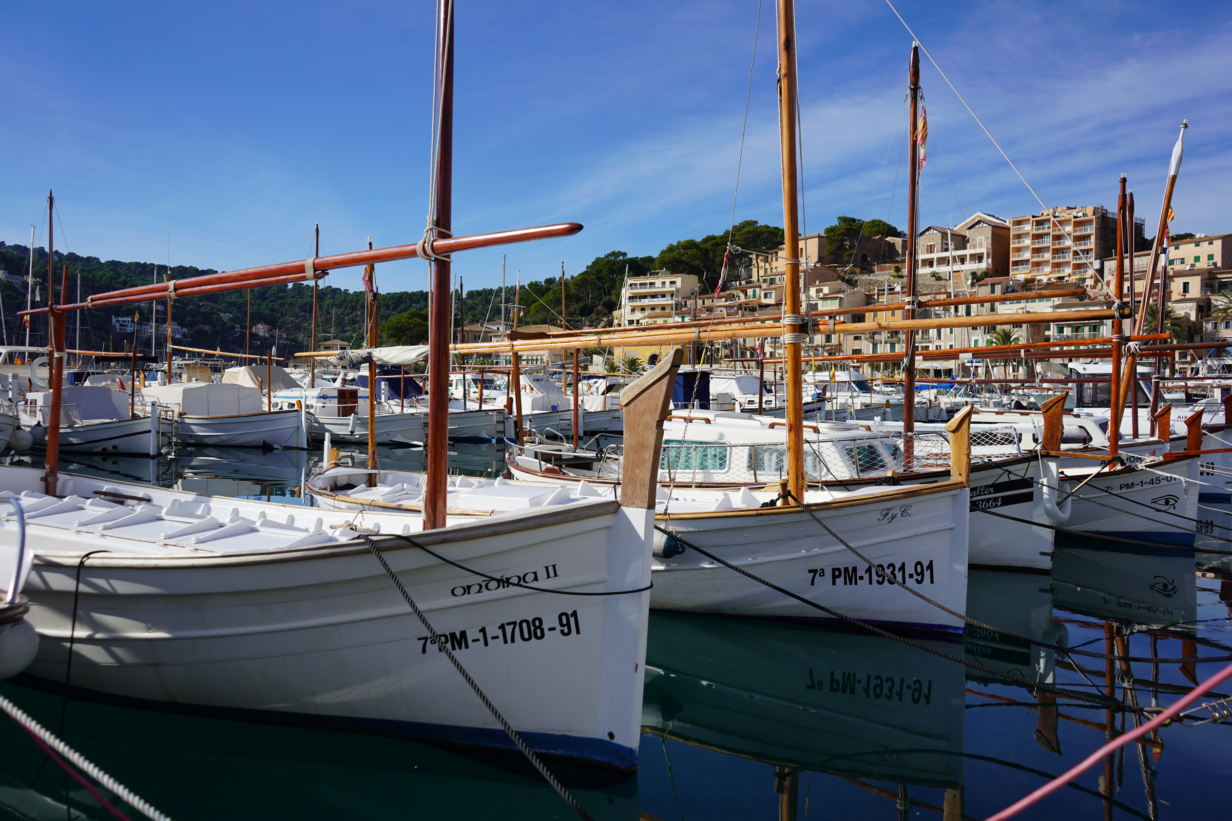 Llauts al port de Sóller