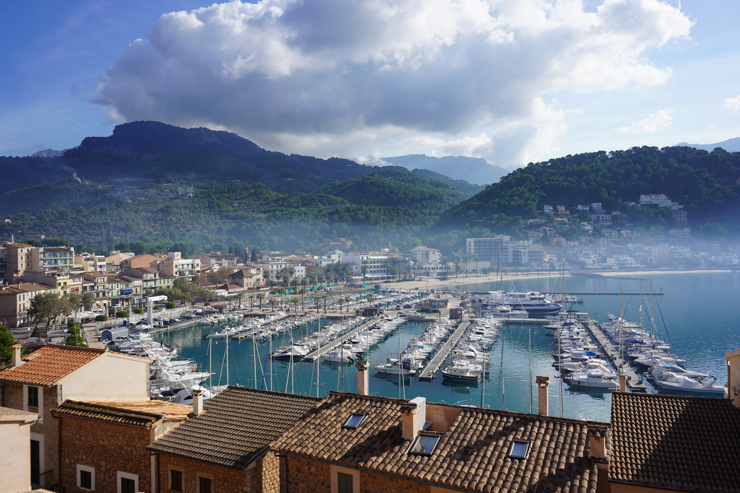 Vista al port de Sóller