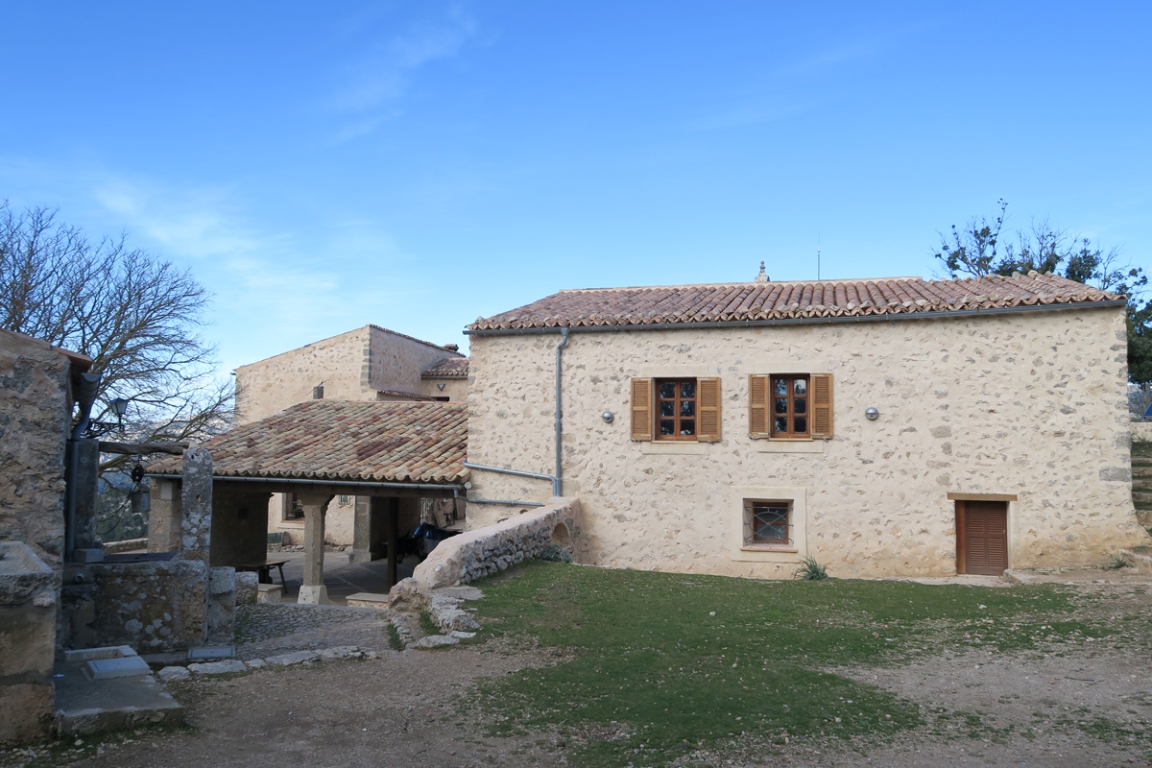 Hospedería del castillo de Alaró. Exterior